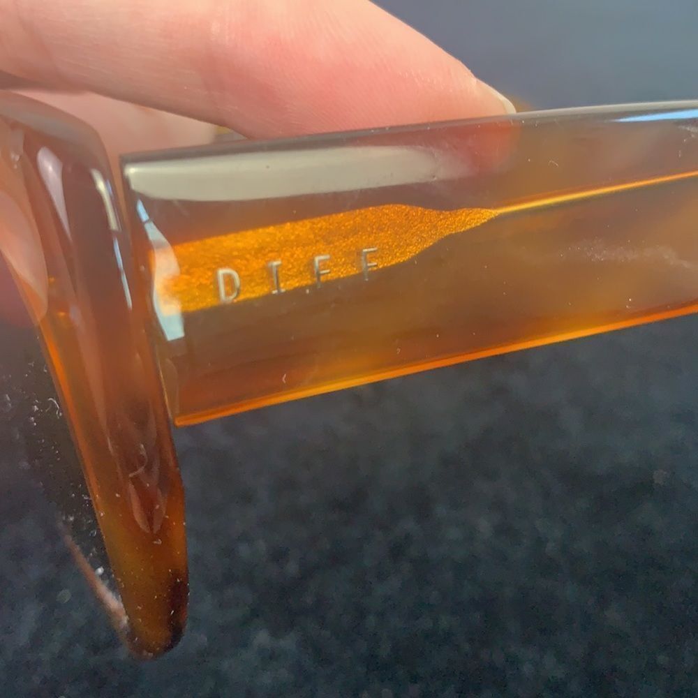 Diff Eyewear Large Tortoise Frame Sunglasses - image 6